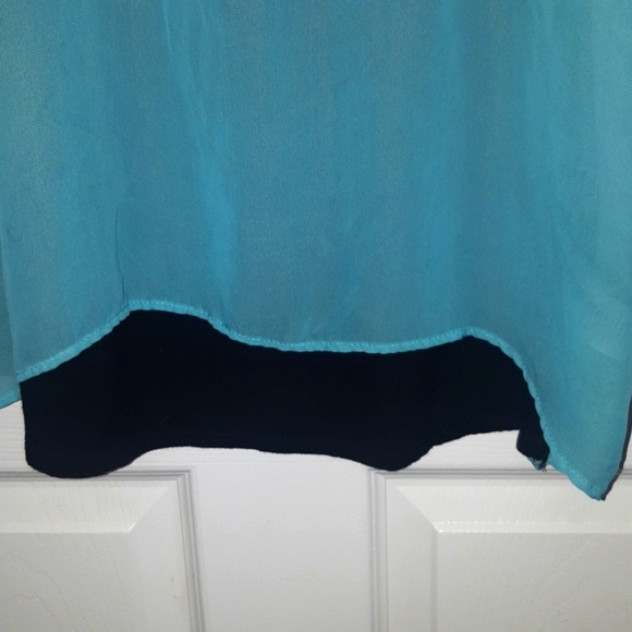 (M)🆕️🌷Candy Couture🌷 Sleeveless Hi/Low Asymmetrical Tunic Top💚 Ptp19"×L28 - Picture 4 of 5